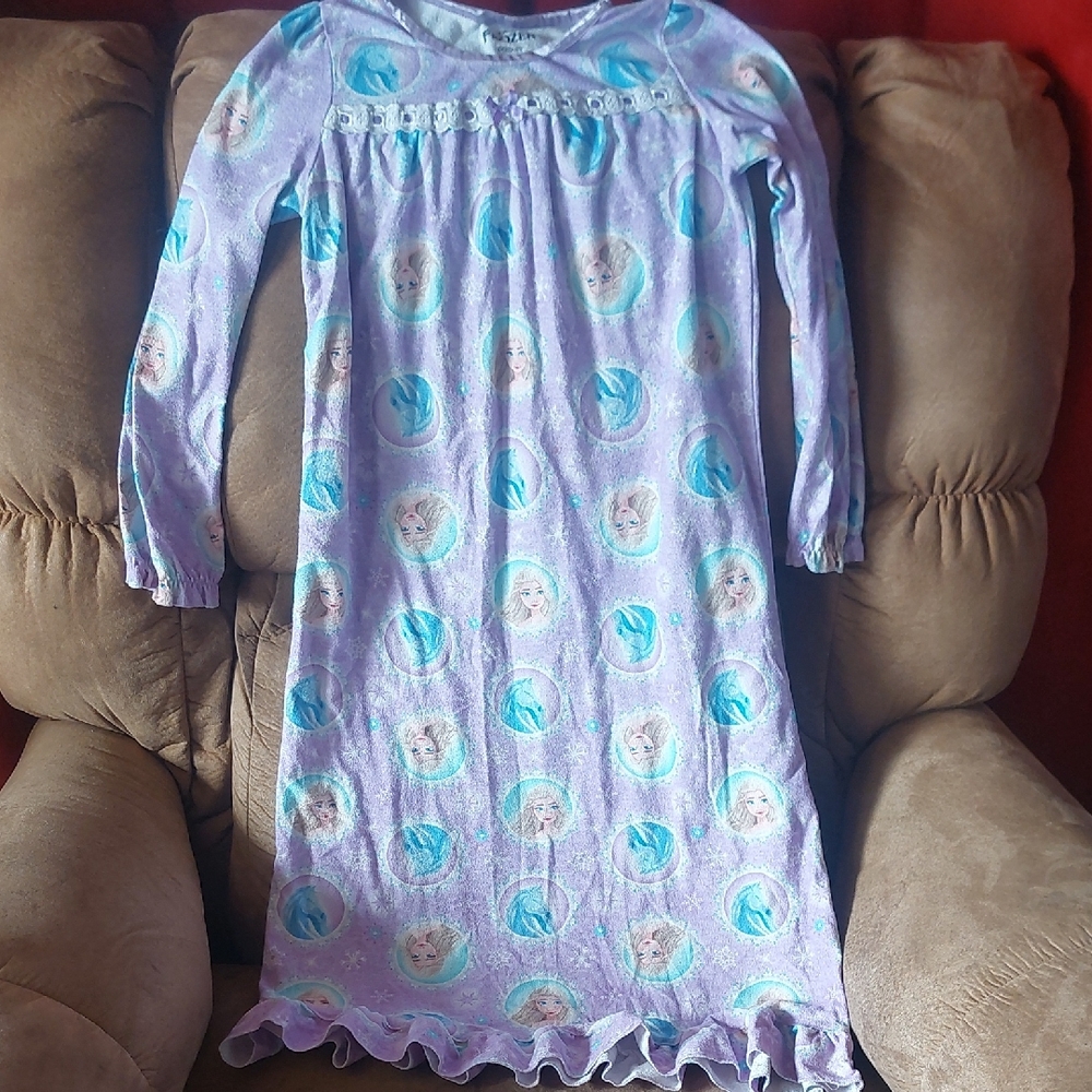 🍂❄️ Disney Frozen 2 Themed Lavender Nightgown